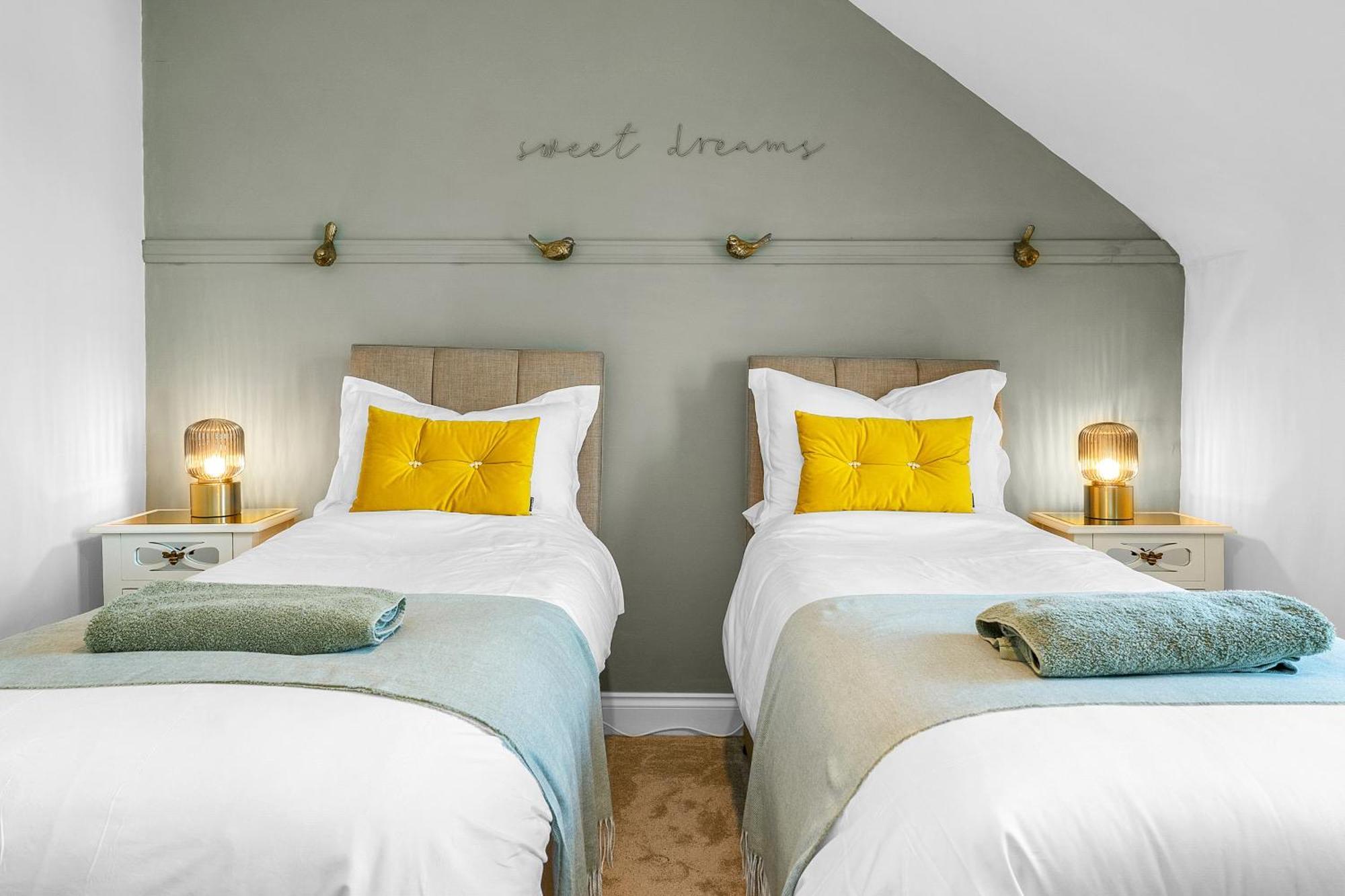 Beeswing, A Victorian Gem In Biggar Villa Exterior photo